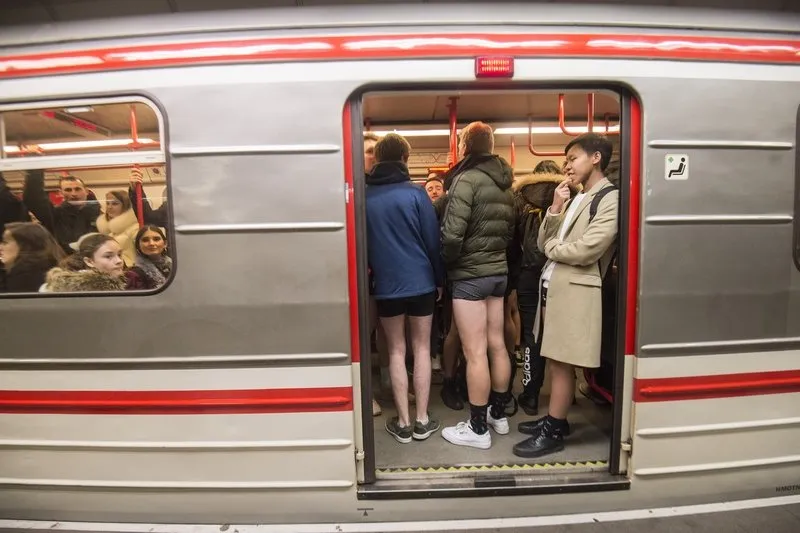 czech lifestyle subway no pants