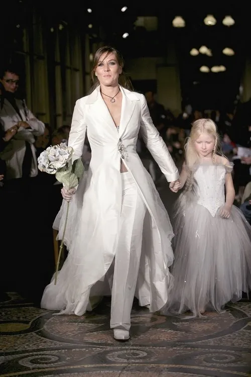 nathalie garcon spring-summer 2006 ready-to-wear fashion show in paris