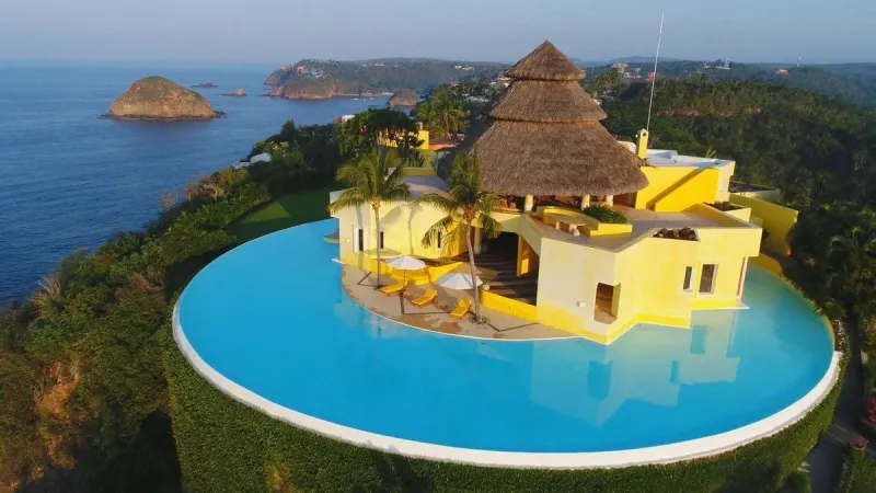 kylie and kendall jenner ,500 villa - mexico