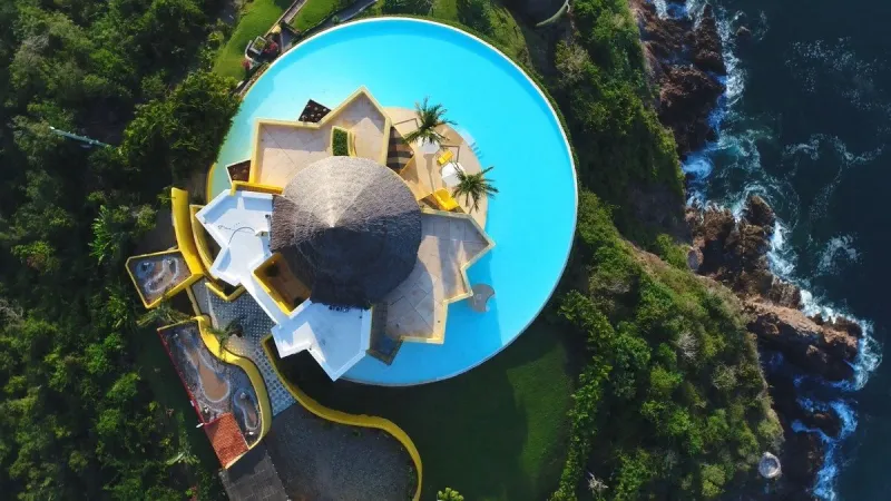 kylie and kendall jenner ,500 villa - mexico