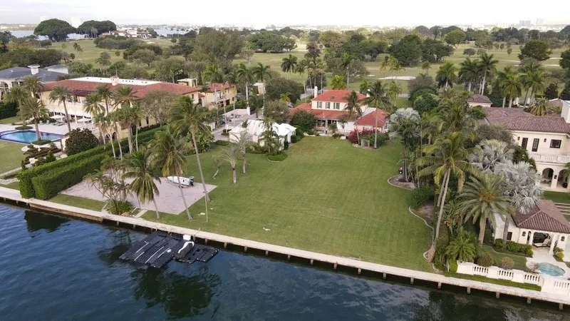 gisele bundchen and tom brady's home - miami