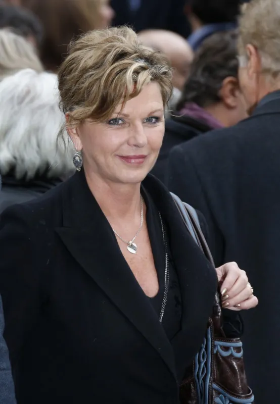 us singer and actress jeane manson arrives, on october 18, 2012, to attend the funeral ceremony of late french singer frank alamo at the saint-germain-des-pres church in paris afp photo   francois guillot (photo by francois guillot   afp)