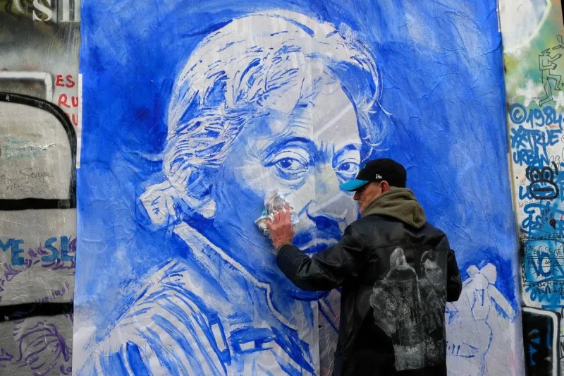 fans mark serge gainsbourg's death 30 years anniversary - paris