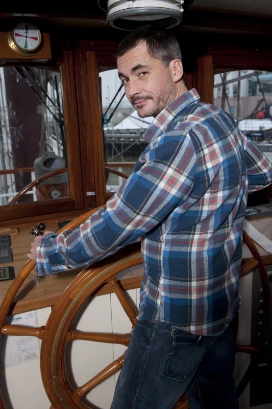 olivier minne, quizz master of rtbf's new tv show 'mercator' poses in brussels, belgium on january 15, 2010 the new adventure series starts on february 2nd photo by danny gys reporters abacapresscom , 216932 012 bruxelles brussels belgique belgium