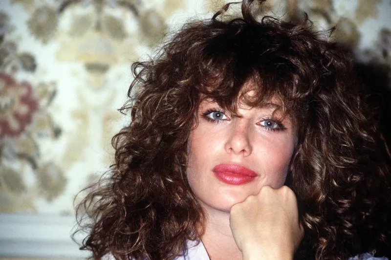 actress kelly le brock for the movie the woman in red poses on september 07, 1984 during the 10th american film festival of deauville (photo by mychele daniau   afp)
