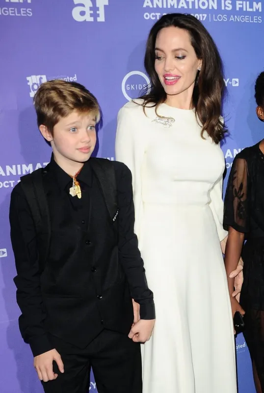 shiloh jolie-pitt, angelina jolie, zahara jolie-pitt attending the breadwinner premiere in los angeles, ca, usa on october 20, 2017 photo by sara de boer startraks abacapresscom , 612009 004 los angeles etats-unis united states
