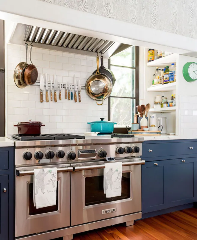 modern family star jesse tyler ferguson selling los angeles home