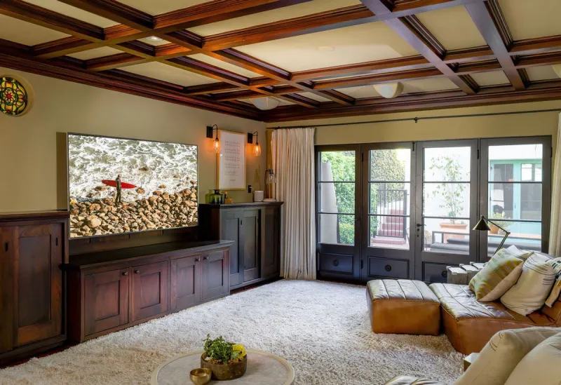 modern family star jesse tyler ferguson selling los angeles home