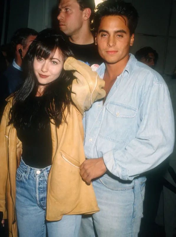 chris foufas and shannen doherty on 1992 photo by michael ferguson photolink everett collection abacapresscom <motcle99> chris file archives file picture television < motcle99>