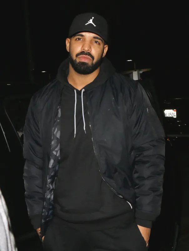 drake seen arriving at the nice guy through back door in hollywood