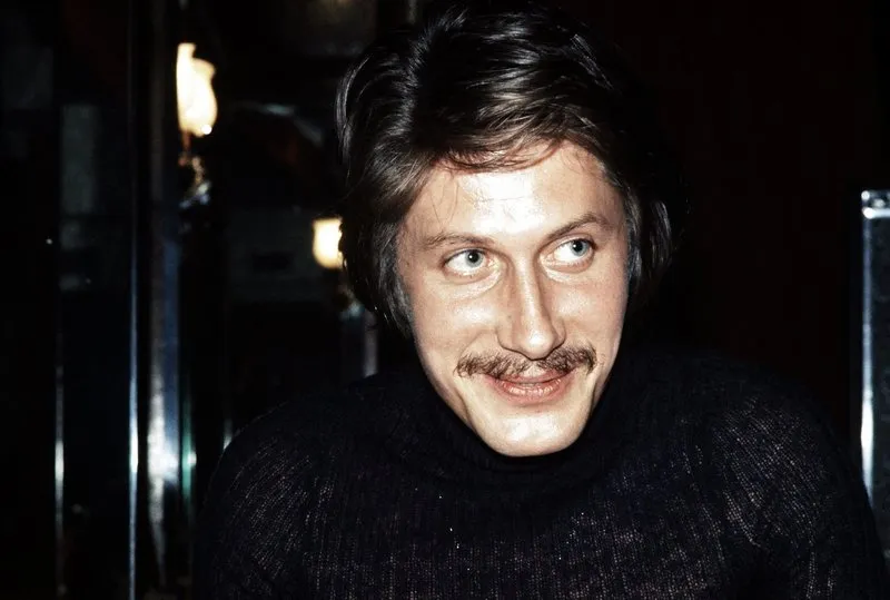 portrait daté d'octobre 1972 du chanteur et acteur jacques dutronc afp photo (photo by afp)