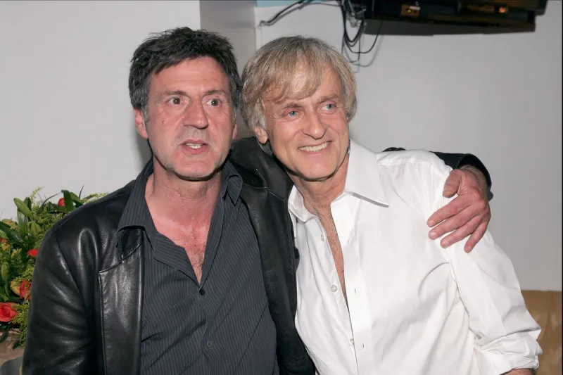 dutch singer dave & french actor daniel auteuil at the premiere of dave's concert at the 'olympia' in paris on may 14, 2004 photo by mousse abaca <motcle99> auteuil daniel dave france frankreich ile-de-france paris plan americain half length < motcle99>