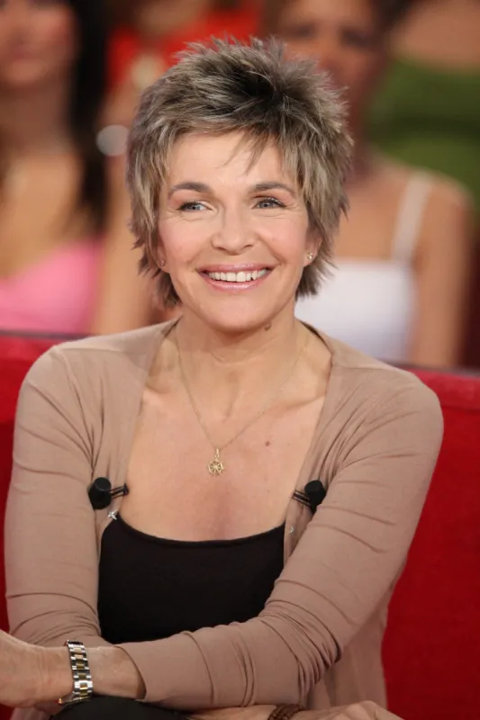 veronique jannot lors de l'enregistrement de l'emission vivement dimanche a paris, france, le 30 avril 2008 photo max colin abacapresscom , 692746 076 paris france