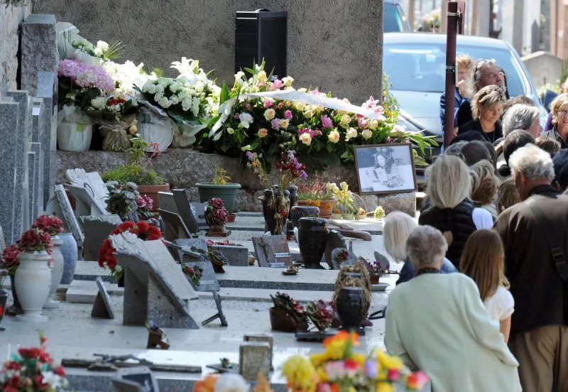 france film entertainment funeral