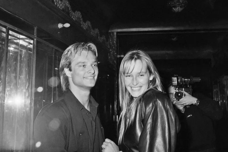 photo taken on september 13, 1989 at the night club le palace in paris shows french singer david hallyday (l) and his wife model estelle lefebure (photo by giovanni coruzzi   afp)