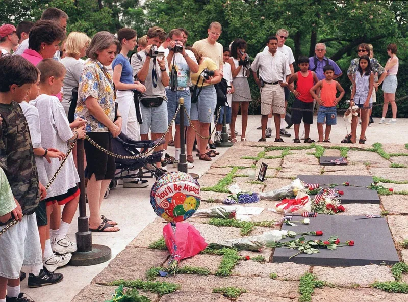 us kennedy graveside
