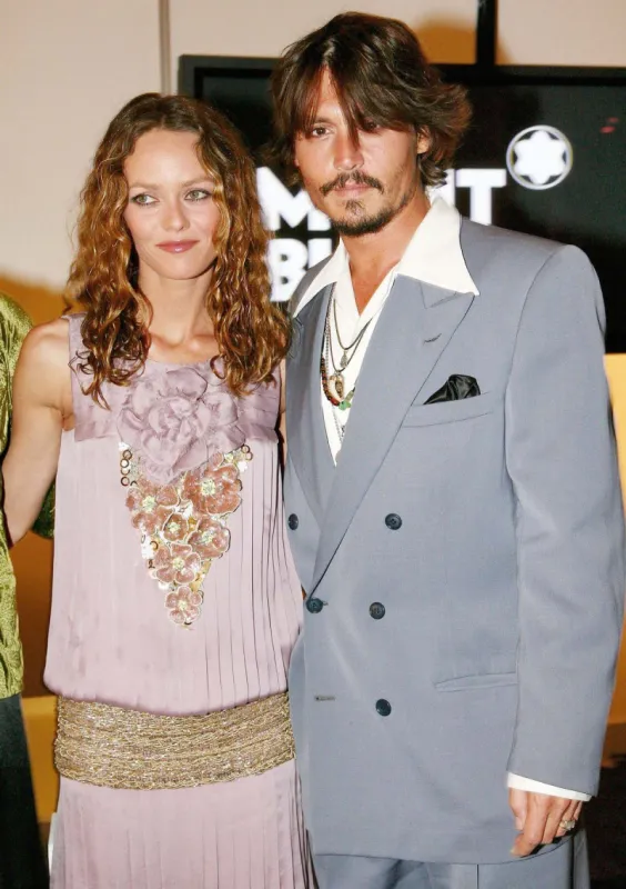 johnny depp splits from partner vanessa paradis