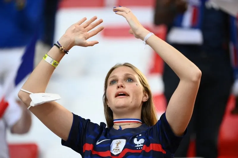 a france supporter claps ahead of the uefa euro 2020 group f football match between france and germany at the allianz arena in munich on june 15, 2021 (photo by franck fife   pool   afp)