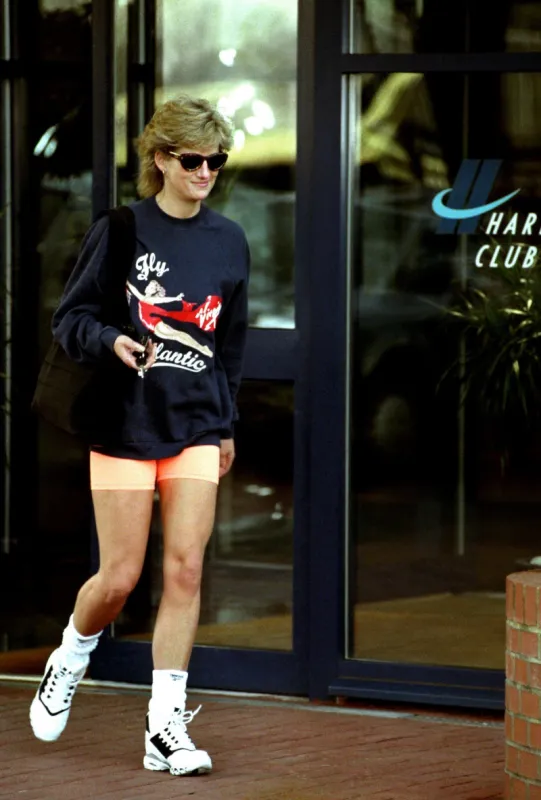 diana leaving the chelsea harbour club after a fitness workout photo by neil munns pa photos abacapresscom