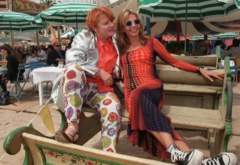 french director and actress josiane balasko (l) poses with spanish actress victoria abril at cannes film festival 19 may 1995 they interpreted a lesbian couple in the movie french twist (film) afp photo gerard fouet (photo by gerard fouet   afp)