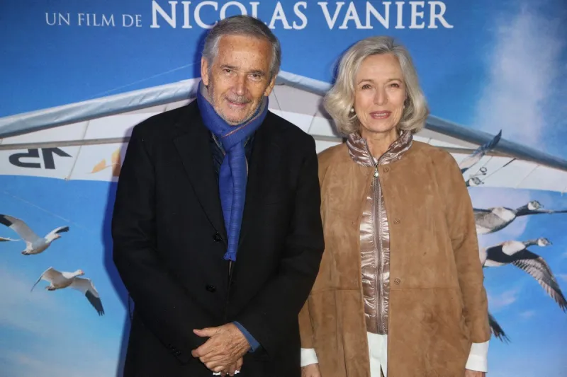 alain doutey et sa femme arielle semenoff lors de la premiere de 'donnes moi des ailes', a l'ugc normandie a paris, france le 06 octobre 2019 photo by jerome domine abacapresscom , 703528 004 paris