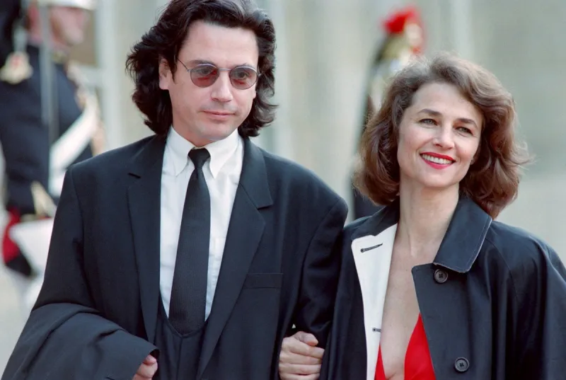 a photo taken on june 9, 1992 shows british actress charlotte rampling and her husband, musician jean-michel jarre (g) in paris afp photo (photo by afp)