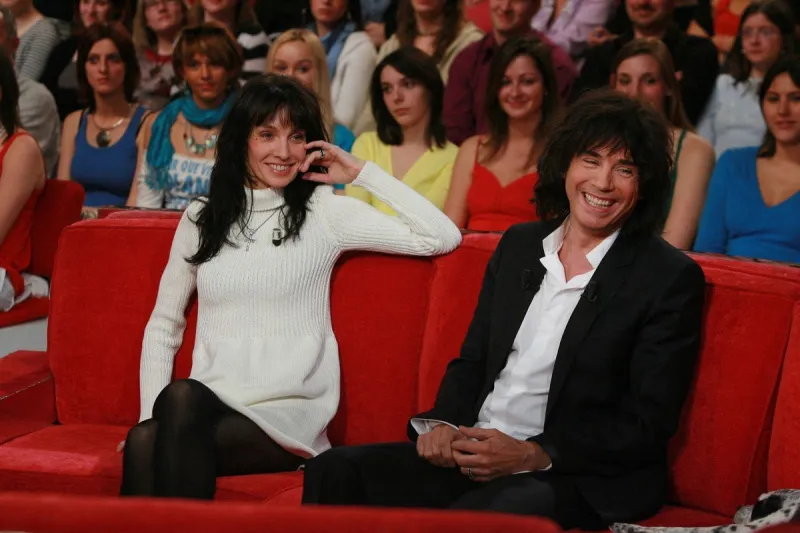 anne parillaud, jean-michel jarre lors de l'enregistrement de l'emission vivement dimanche a paris, france, le 04 04 2007 photo max colin abacapresscom , 693277 018 paris france