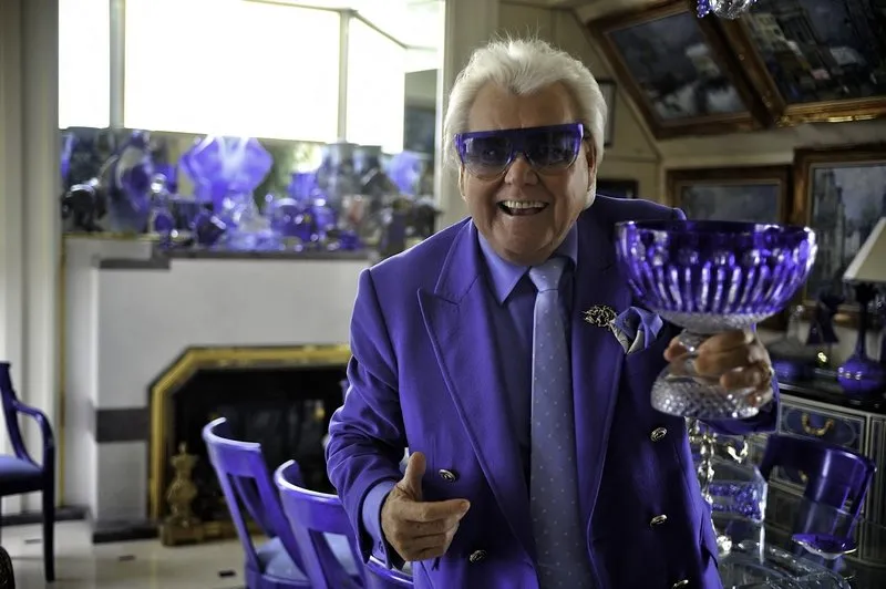 exclusif michou,proprietaire du celebre cabaret du meme nom a paris pose chez lui a montmartre photo by julien reynaud aps-medias abacapresscom