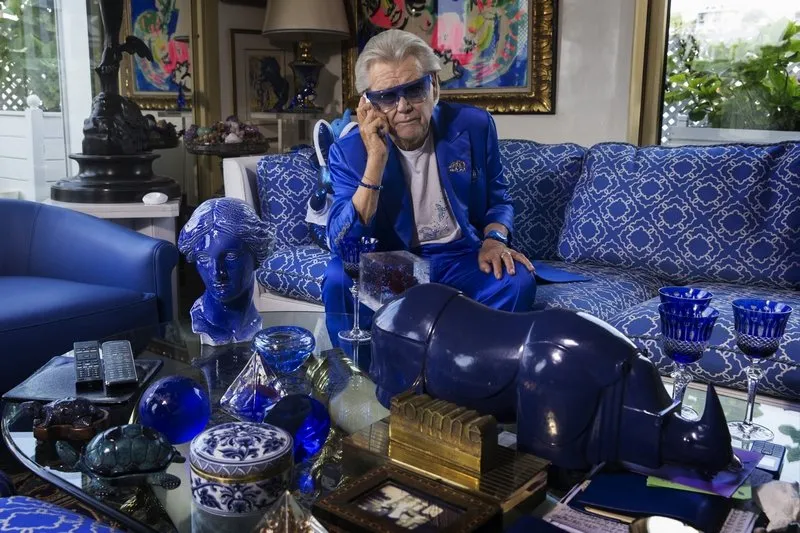 french cabaret director michel georges alfred catty, also known as michou, poses on june 7, 2016 in his house in paris (photo by joel saget   afp)