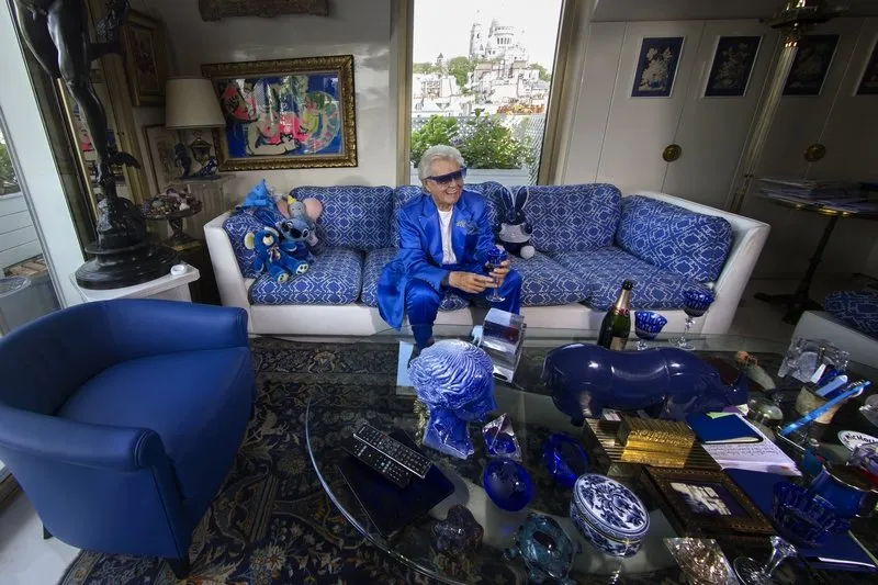french cabaret director michel georges alfred catty, also known as michou, poses on june 7, 2016 in his house in paris (photo by joel saget   afp)
