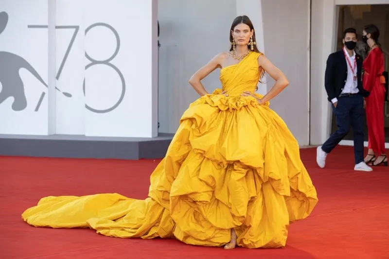bianca balti and her boyfriend walking the red carpet for the premiere screening of the film 'madres parallels opening the 78th mostra on september 1, 2021 in venice, italy photo by marco piovanotto abacapresscom