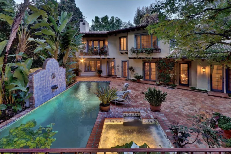 johnny depp buys vanessa paradis new home - la