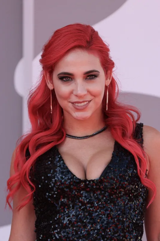 antonella arpa (himorta) walking the red carpet for the premiere screening of the film 'the power of the dog during the 78th mostra on september 2, 2021 in venice, italy photo by marco piovanotto abacapresscom , 778802 119 venise venice italie italy