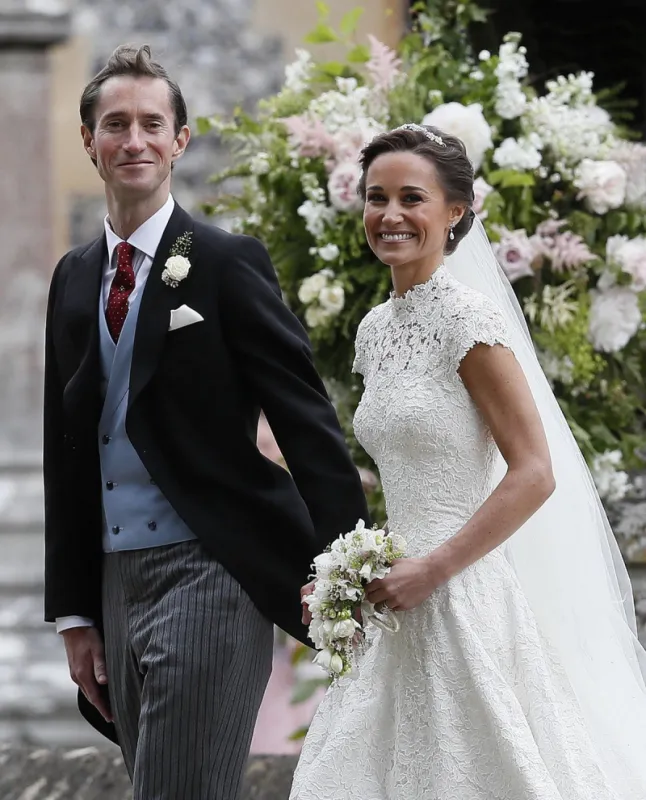 pippa middleton and james matthews leave st mark's church in englefield, berkshire, following their wedding englefield, uk, on saturday may 20, 2017 photo by kirsty wigglesworth pa wire abacapresscom , 593432 001 englefield royaume uni united kingdom