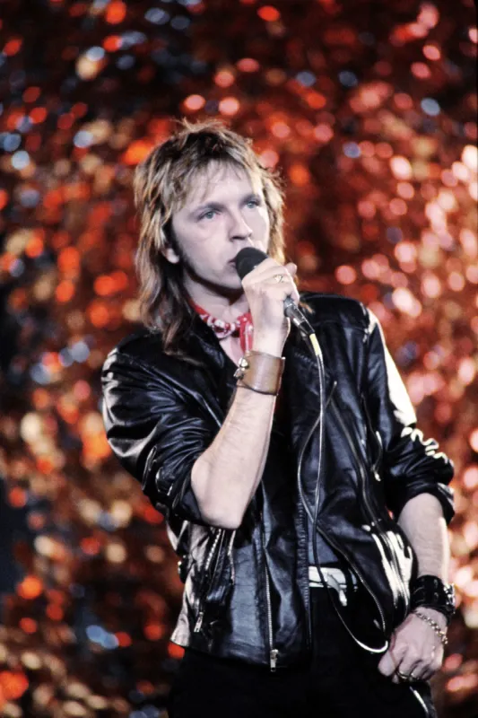 french singer renaud performs on december 30, 1983 on french tv, in paris  afp photo philippe bouchon (photo by philippe bouchon   afp)