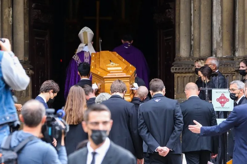 the coffin during jean-paul belmondo's funeral held at saint-germain-des-pres church in paris, france on september 10, 2021 french famous actor jean-paul belmondo is dead on monday, september 6th, at 88 photo by jerome domine abacapresscom