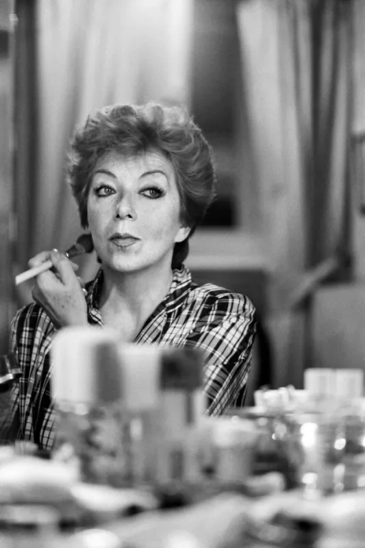 french actress marthe mercadier puts on makeup on july 30, 1982 before performing at the theatre des varietes in paris afp photo joel robine (photo by joel robine   afp)