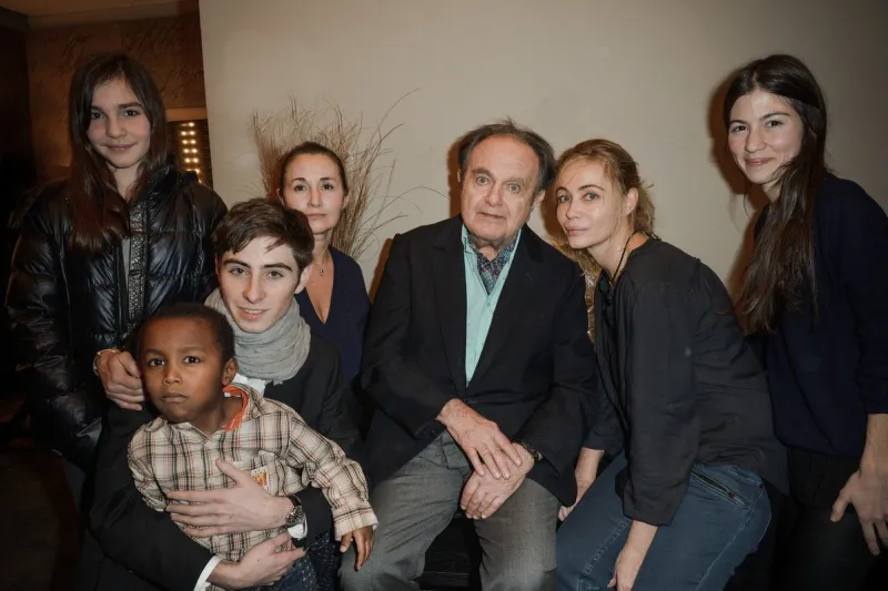 exclusif - dernier concert de guy beart a l olympia de paris en 2015avec ses filles ( eva et emmanuelle beart ) et ses petits enfantsphoto by julien reynaud aps-medias abacapresscom , 516053 010 paris france