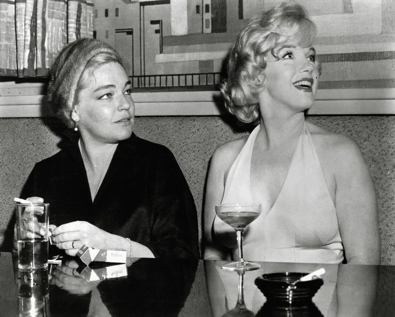 simone signoret, marilyn monroe, circa 1960 photo by the hollywood archive photoshot abacapresscom , 629359 394 hollywood etats-unis united states