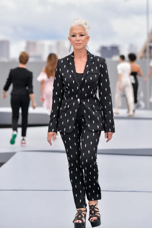 pfw - l'oreal runway