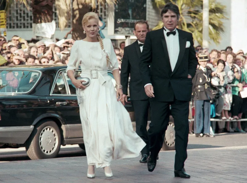 french singer sylvie vartan arrives on may 13, 1987 with her husband us producer tony scotti at the international film festival in cannes afp photo ralph gatti (photo by ralph gatti   afp)