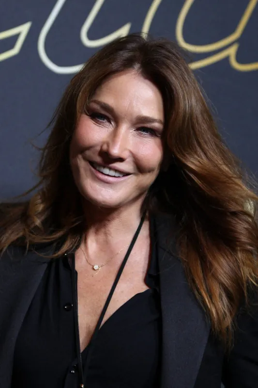 carla bruni attends the etam womenswear spring-summer 2022 show during paris fashion week on october 04, 2021 in paris, france photo by nasser berzane abacapresscom , 783217 190 paris france