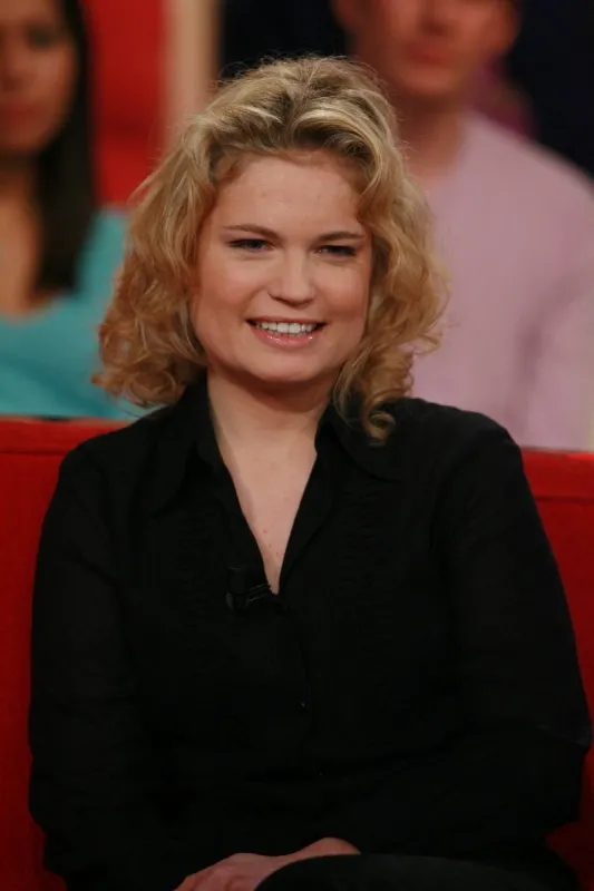 sarah biasini lors de l'enregistrement de l'emission vivement dimanche a paris, france, le 20 mars 2007 photo max colin abacapresscom , 693265 036 paris france