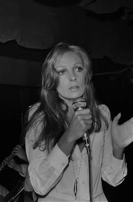 photo taken on may 21, 1971 shows french singer and actress marie laforêt performing at la tête de l'art in paris (photo by aldo bennati   afp)