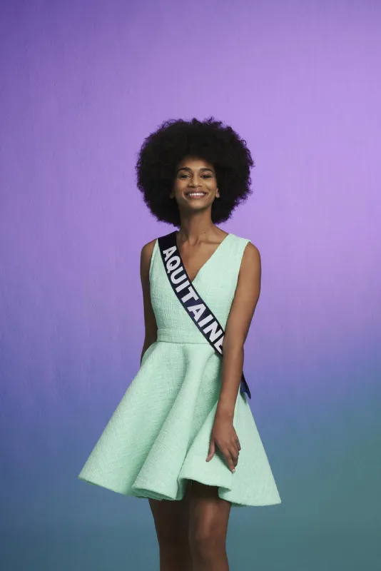 miss aquitaine, ambre andrieu mentions obligatoires   maquillage   sothyscoiffure   saint alguerobe   etienne jeansonbijoux   mauboussinchaussures   roberto durville