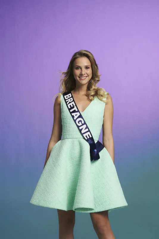 miss bretagne, sarah conan mentions obligatoires   maquillage   sothyscoiffure   saint alguerobe   etienne jeansonbijoux   mauboussinchaussures   roberto durville