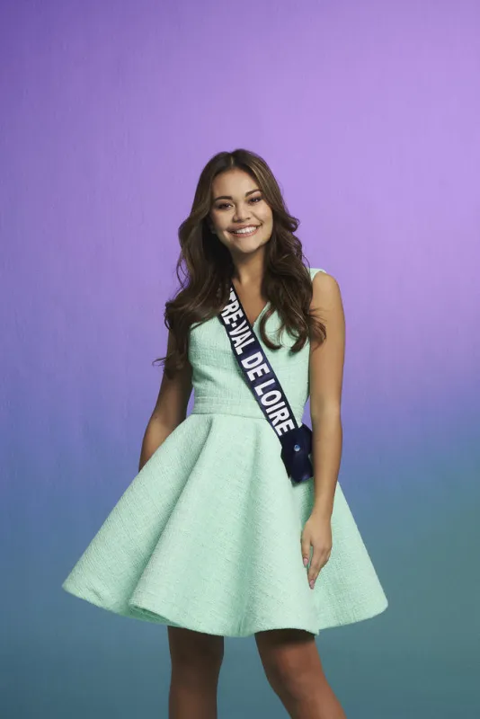 miss centre-val de loire, jade lange mentions obligatoires   maquillage   sothyscoiffure   saint alguerobe   etienne jeansonbijoux   mauboussinchaussures   roberto durville