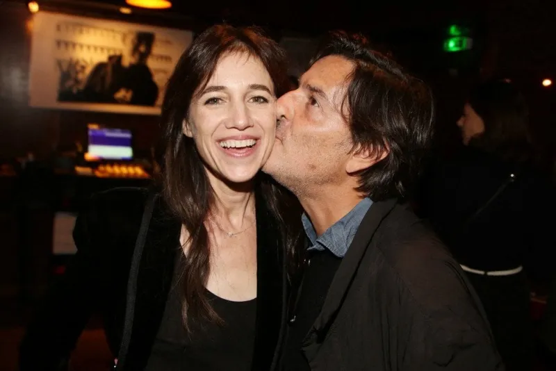 charlotte gainsbourg et son mari yvan attal lors de l'after party du film 'mon chien stupide', au buddha bar organisé par five eyes production a paris, france le 22 octobre 2019 photo by jerome domine abacapresscom , 706084 002 paris