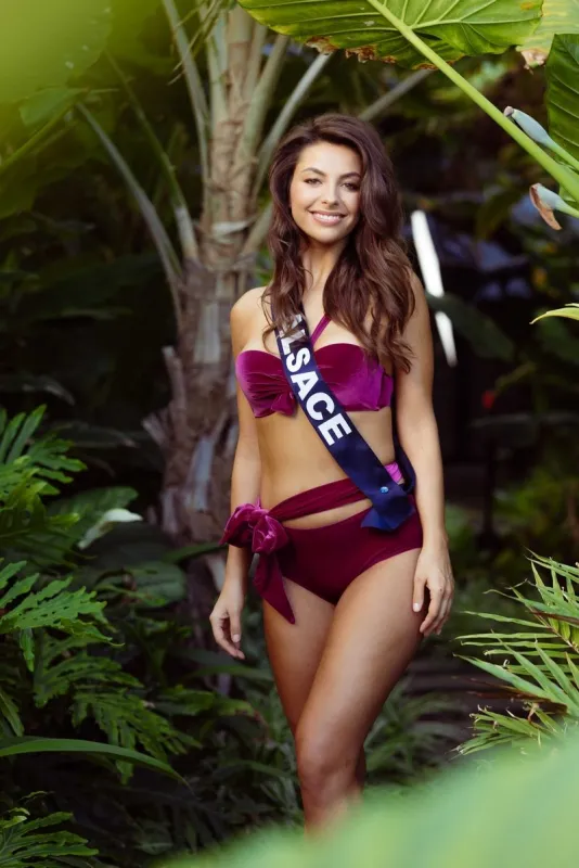 exclusif ile de la reunion   voyage de preparation a l'election de miss france 2022 - portraits individuels avec les candidates de miss france