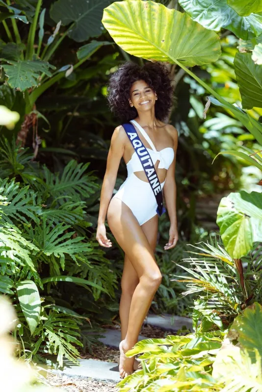 exclusif ile de la reunion   voyage de preparation a l'election de miss france 2022 - portraits individuels avec les candidates de miss france